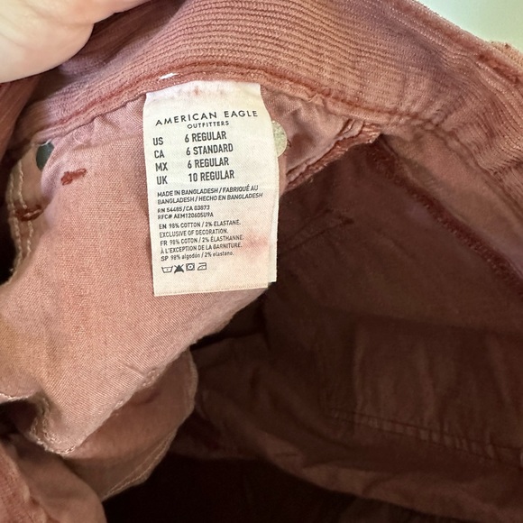 American Eagle Brick Red Corduroy Mom Jean Pants Size 6 - Picture 5 of 5